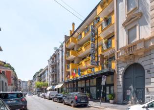 Hotel Mythos, Milan