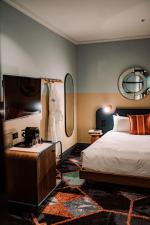 Stay at Hotel Steyne, Sydney
