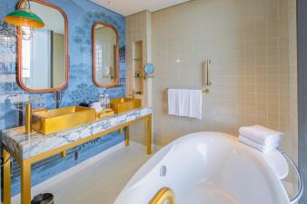 Hotel Indigo Bangkok Wireless Road by IHG