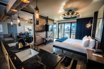 hotel Found Re Phoenix