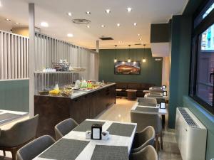 Oasi Village Hotel, Milan