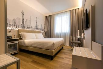 43 Station Hotel, Milan