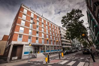 hotel LSE Carr-Saunders Hall, London