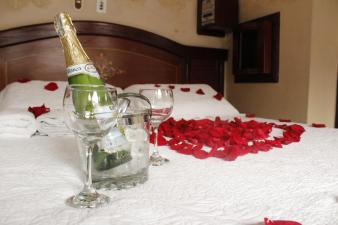 hotel Motel Piramides De Cristal, Bogota