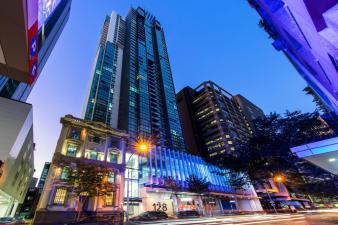 hotel Oaks Brisbane on Charlotte Suites