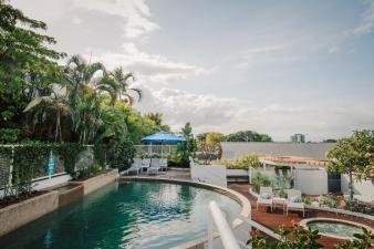 Sunshine Tower Hotel, Cairns