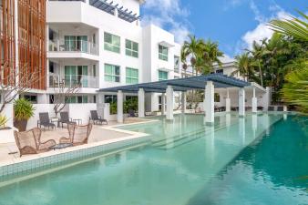 hotel 201 Lake Street, Cairns