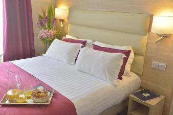 hotel Unic Renoir Saint Germain, Paris
