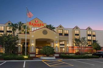 Ramada by Wyndham Suites Orlando Airport- Free Airport Shutt