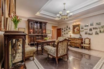 Gallery Hotel Gintama Apgrade, Kiev