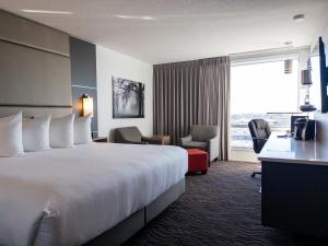 Carriage House Hotel and Conference Centre, Calgary