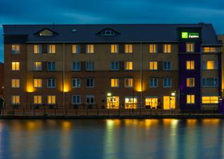 hotel Holiday Inn Express Cardiff Bay by IHG