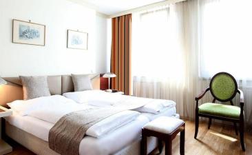 Hotel Attaché l contactless check-in, Vienna