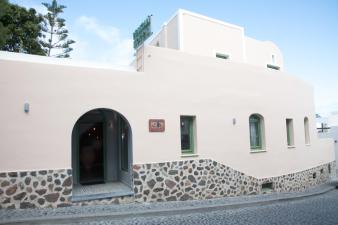 Pelican Hotel, Santorini