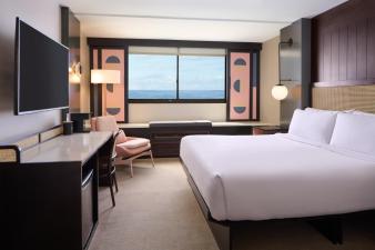 Hotel Renew, Hawaii