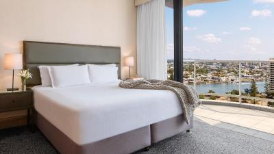 Oaks Gold Coast Hotel